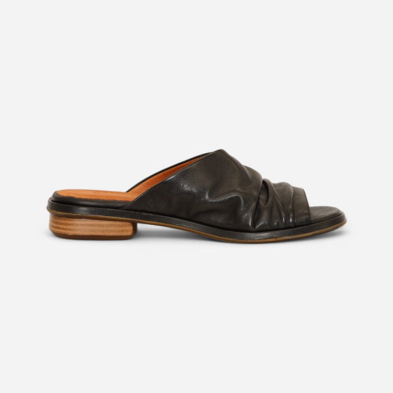Arden Black