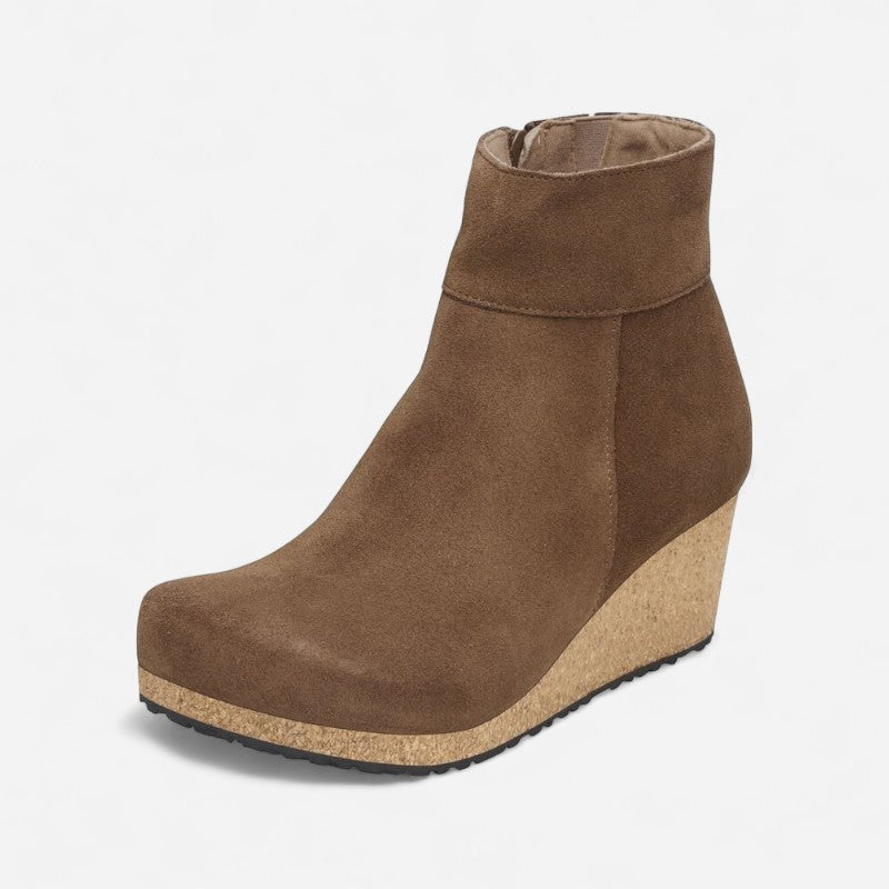 Ebba Dark Tea Suede Leather Narrow