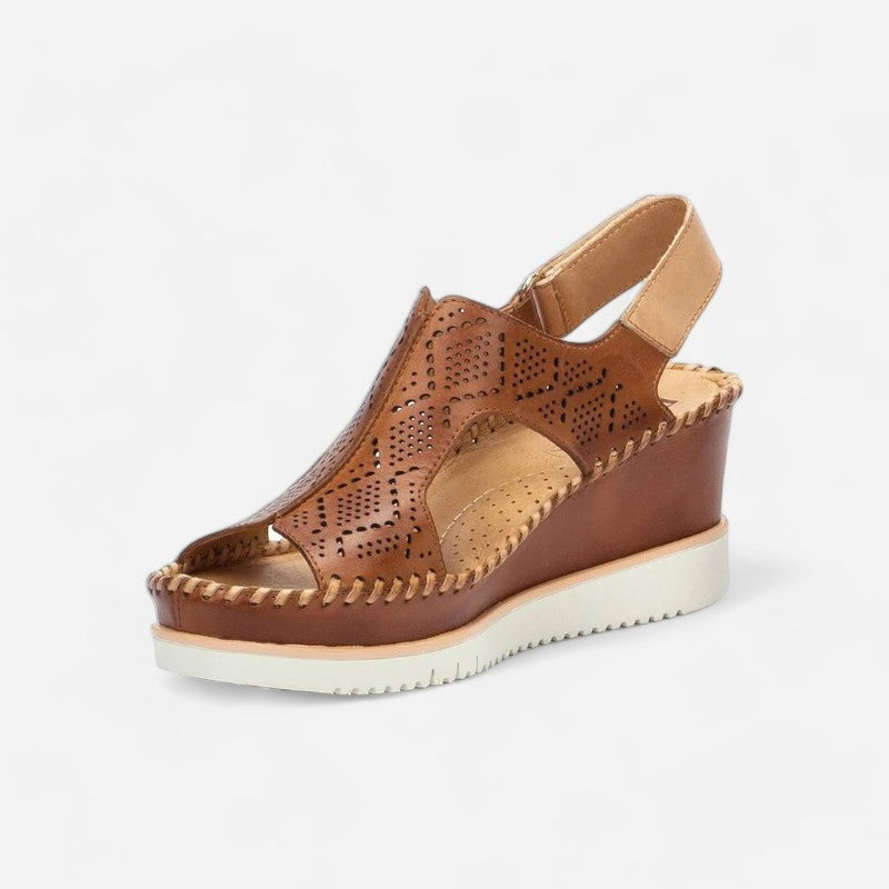 Aguadulce W3Z-1775C1 Wedge Brandy
